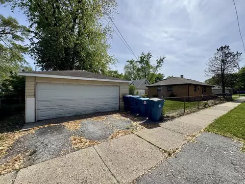Exterior - 14401 Kolin Ave, Midlothian, IL 60445 photo 7 of 7