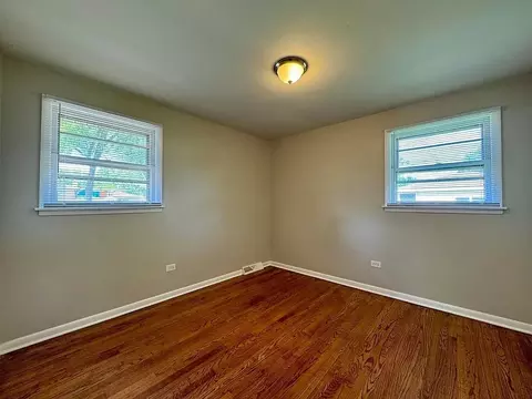 Bedroom - 14401 Kolin Ave, Midlothian, IL 60445 photo 2 of 9