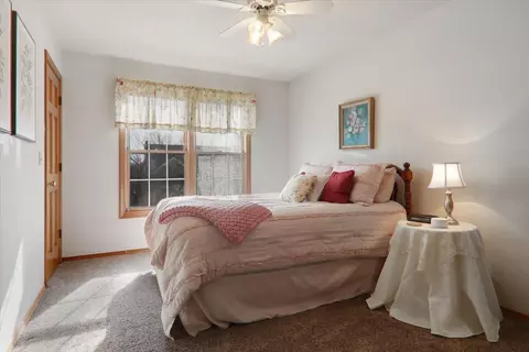 Bedroom - 8 Minks Ct, Bloomington, IL 61704 photo 3 of 8