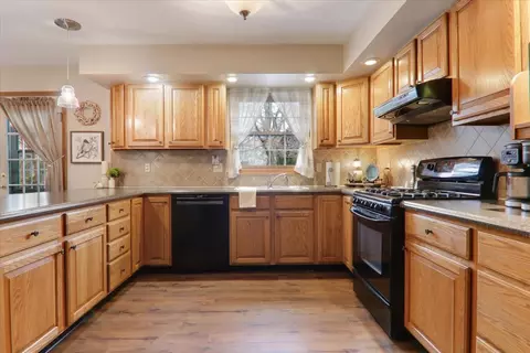 Kitchen - 8 Minks Ct, Bloomington, IL 61704 photo 2 of 3