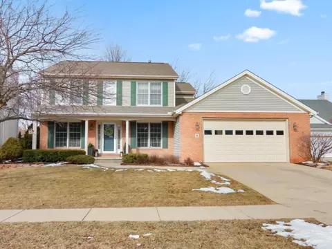 8 Minks Ct, Bloomington, IL 61704