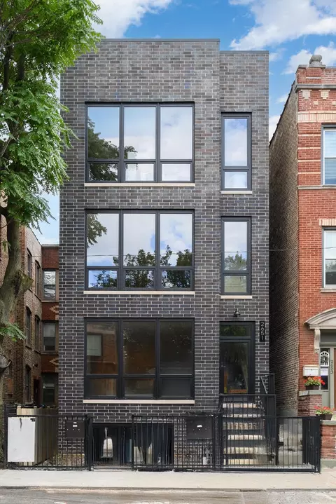 2651 W Augusta Blvd #3, Chicago, IL 60622