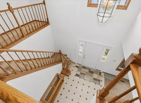 Entry Way - 729 N 8th Ave, Addison, IL 60101 photo 1 of 2