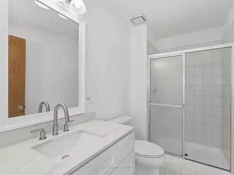 Bath - 729 N 8th Ave, Addison, IL 60101 photo 1 of 3
