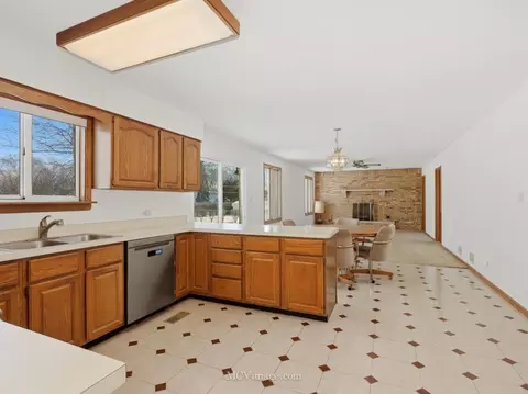 Kitchen - 729 N 8th Ave, Addison, IL 60101 photo 1 of 1