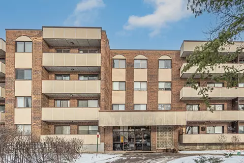 9242 Gross Point Rd #310, Skokie, IL 60077