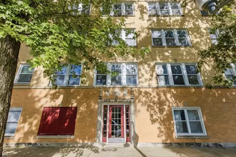 3222 W Berteau Ave #2, Chicago, IL 60618