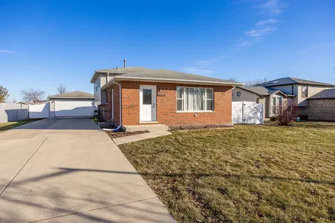 25727 S Mccorkle Ave, Monee, IL 60449