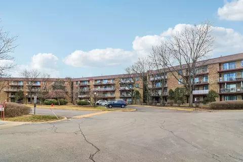 5450 Astor Ln #104, Rolling Meadows, IL 60008