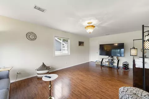 Living - 100 Des Plaines Ln, Hoffman Estates, IL 60169 photo 4 of 4