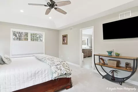 Bedroom - 1801 Anthony Ln, Mchenry, IL 60051 photo 2 of 9