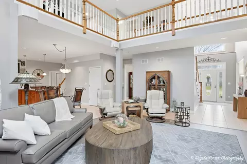 Living - 1801 Anthony Ln, Mchenry, IL 60051 photo 2 of 6