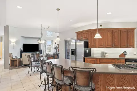 Kitchen - 1801 Anthony Ln, Mchenry, IL 60051 photo 7 of 7