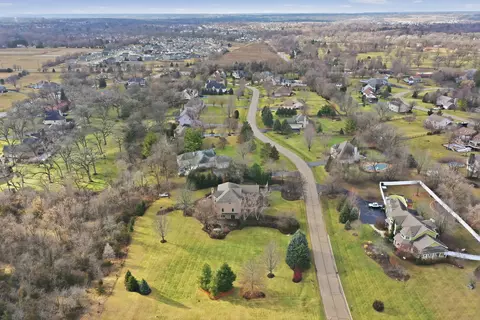 View/Area - 1801 Anthony Ln, Mchenry, IL 60051 photo 7 of 10