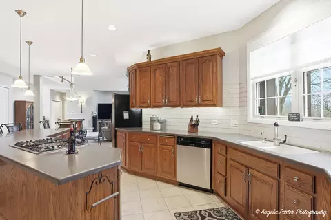 Kitchen - 1801 Anthony Ln, Mchenry, IL 60051 photo 6 of 7