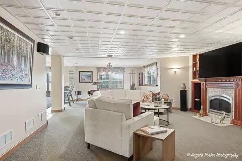 Living - 1801 Anthony Ln, Mchenry, IL 60051 photo 5 of 6
