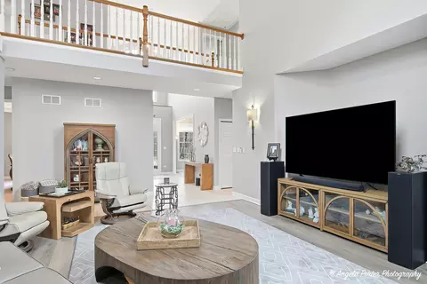 Living - 1801 Anthony Ln, Mchenry, IL 60051 photo 3 of 6