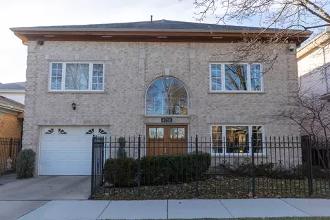 4716 N Kilbourn Ave, Chicago, IL 60630