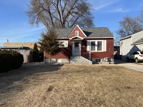 1035 Allaire Ave, Aurora, IL 60506