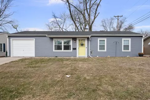 933 34th Ave, East Moline, IL 61244