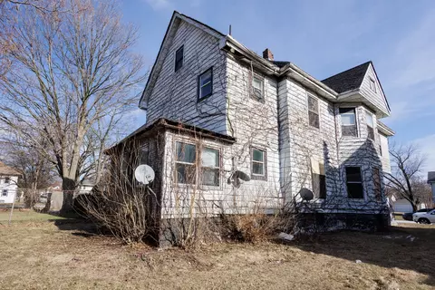 Exterior - 427 S Chicago Ave, Kankakee, IL 60901 photo 4 of 6