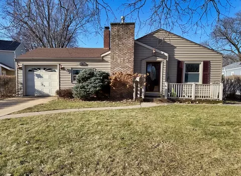 2406 Brittany Ln, Rock Island, IL 61201