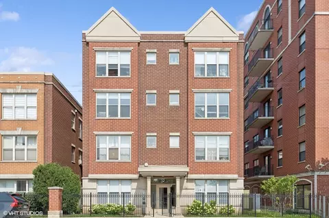 1327 N Halsted St #3S, Chicago, IL 60642