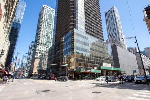 10 E Ontario St #2808, Chicago, IL 60611