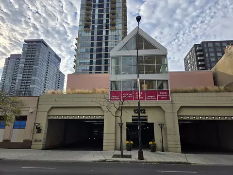 1212 N Lasalle St #1904, Chicago, IL 60610