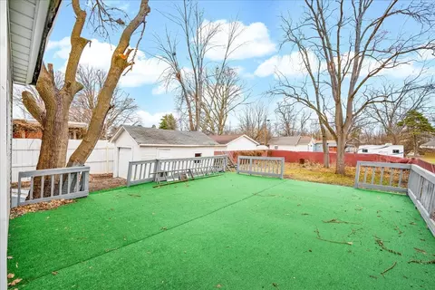 Exterior - 449 N 3rd Ave, Canton, IL 61520 photo 2 of 4