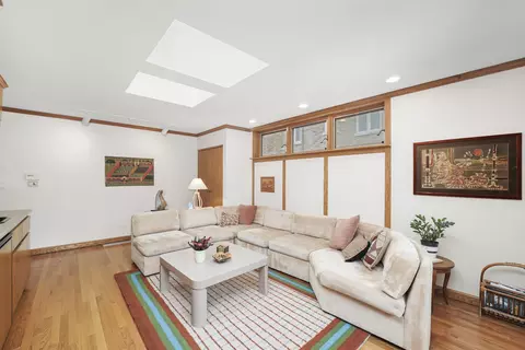 Living - Undisclosed, River Forest, IL 60305 photo 5 of 6