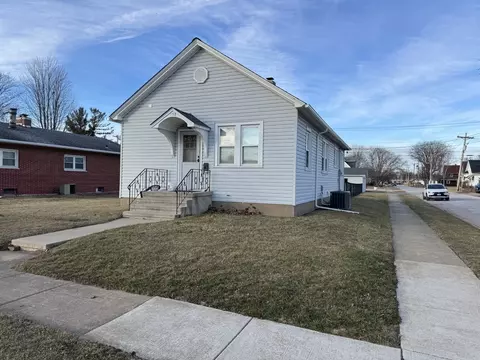 102 W 3rd St, Oglesby, IL 61348
