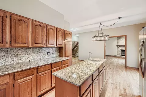 Kitchen - 845 Harmon Blvd, Hoffman Estates, IL 60169 photo 4 of 4