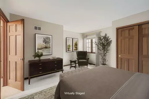 Bedroom - 845 Harmon Blvd, Hoffman Estates, IL 60169 photo 4 of 6
