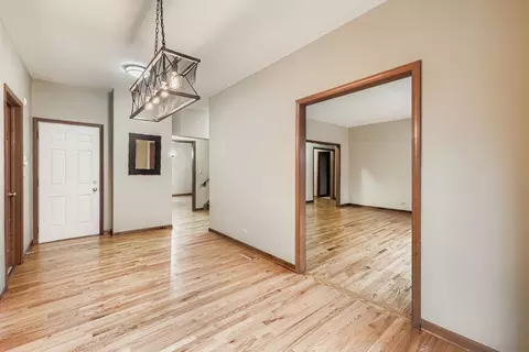 Living - 845 Harmon Blvd, Hoffman Estates, IL 60169 photo 4 of 4