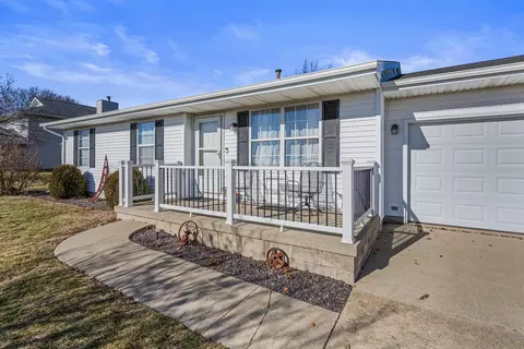 Exterior - 610 E Roosevelt Rd, Philo, IL 61864 photo 3 of 6