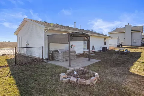 Exterior - 610 E Roosevelt Rd, Philo, IL 61864 photo 5 of 6