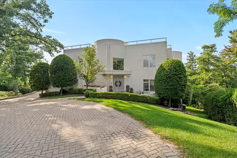 920 Stephens Grn, Oak Brook, IL 60523