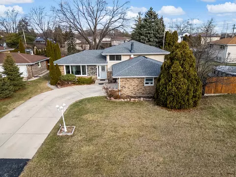 7818 W 101st Pl, Palos Hills, IL 60465