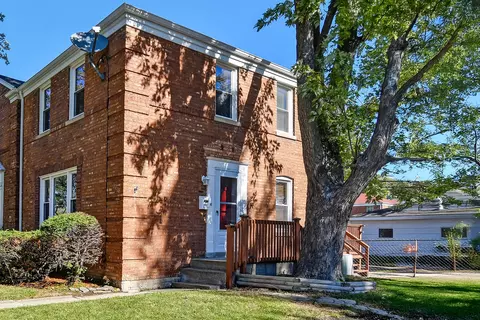 8303 Lawndale Ave, Skokie, IL 60076