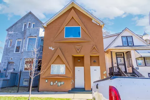 8111 S Muskegon Ave, Chicago, IL 60617