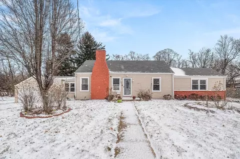 421 N Neltnor Blvd, West Chicago, IL 60185