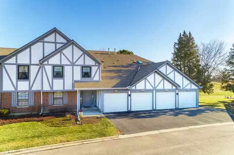 474 Elizabeth Dr #17D, Wood Dale, IL 60191
