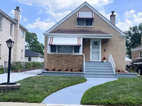 7427 Tripp Ave, Skokie, IL 60076