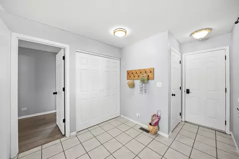 Entry Way - 338 Timber Dr, Harvard, IL 60033 photo 3 of 5
