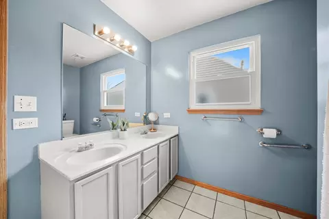 Bath - 338 Timber Dr, Harvard, IL 60033 photo 3 of 4