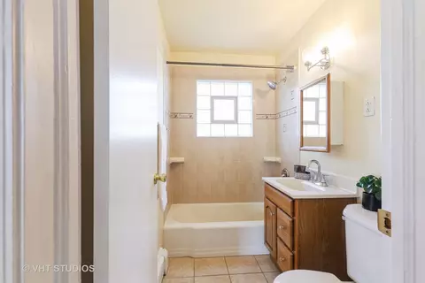 Bath - 16224 Kedzie Ave, Markham, IL 60428 photo 1 of 1