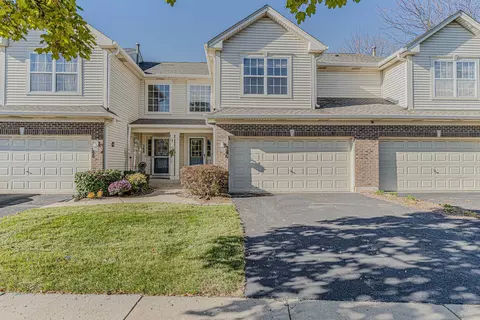 386 Gladstone Ln, Elgin, IL 60120
