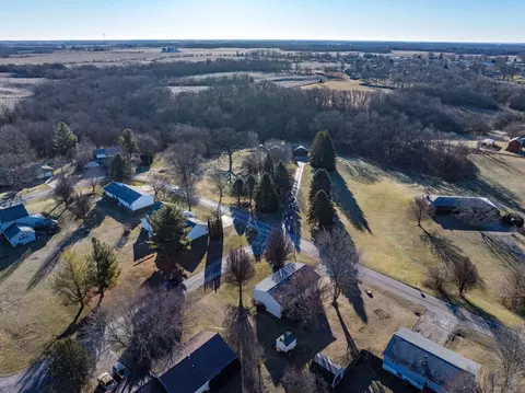 View/Area - 903 17th St, Viola, IL 61486 photo 4 of 8