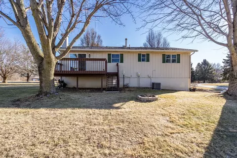 Exterior - 903 17th St, Viola, IL 61486 photo 4 of 7